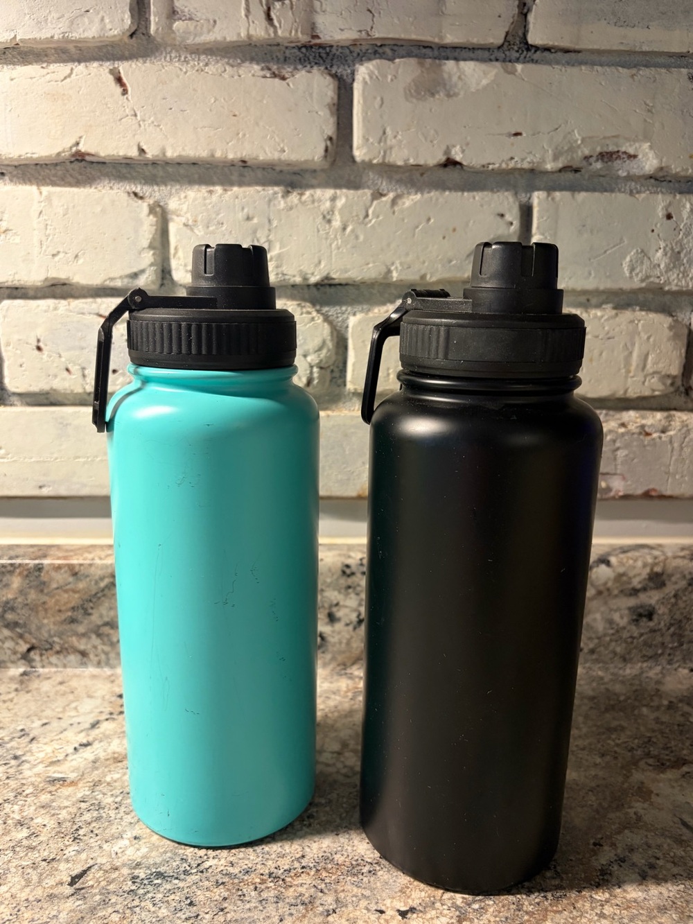 Set of 2 Insulated Water Bottles - Turquoise & Black